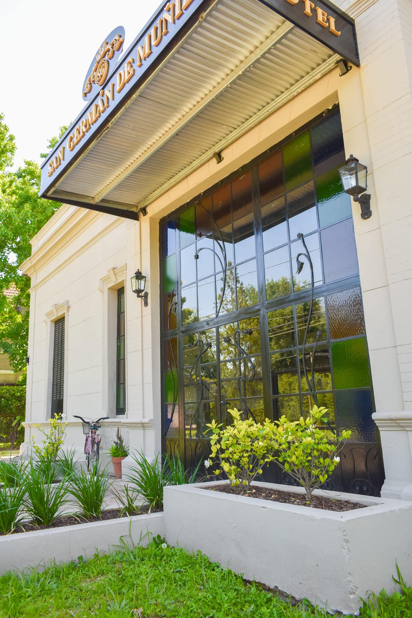 Detalle exterior hotel